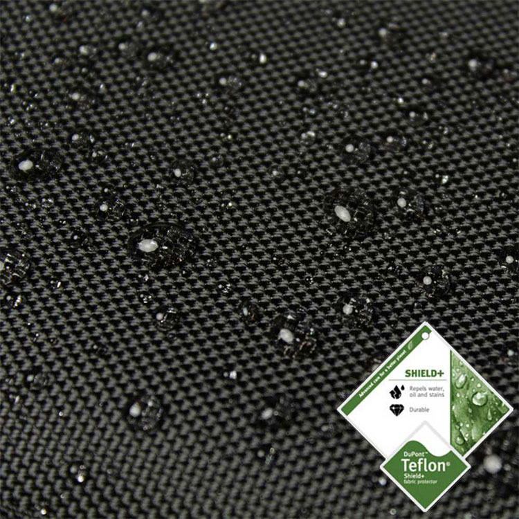 かばん素材に採用されている撥水性・防汚性に優れたテフロン®加工が施された高強度の1200デニール ポリエステル