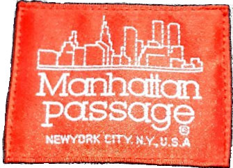 昔のマンハッタンパッセージのブランドロゴ